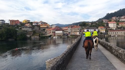 Rutas a caballo en Centro Equestre de Outomoro-o Mundil - Casa Luisa a Galleira, Ramiras, Ourense. 