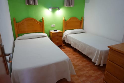 Apartamentos Ecuador | Hotel moderno con ubicación central en Canarias. Baratas y amplias. Piscina sol y playas azules.