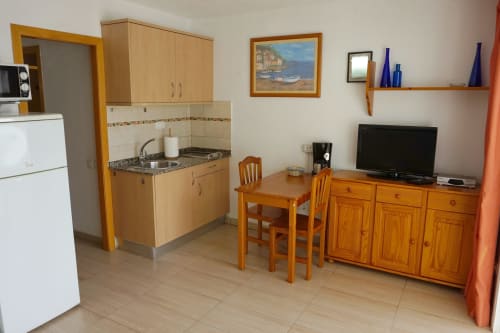 Apartamentos Ecuador | Hotel moderno con ubicación central en Canarias. Baratas y amplias. Piscina sol y playas azules.