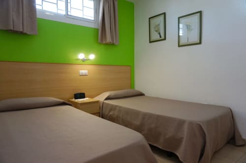Apartamentos Ecuador | Hotel moderno con ubicación central en Canarias. Baratas y amplias. Piscina sol y playas azules.