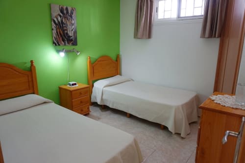 Apartamentos Ecuador | Hotel moderno con ubicación central en Canarias. Baratas y amplias. Piscina sol y playas azules.