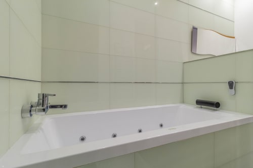 Valencia luxury Villa - baño en villa con piscina en Burjassot, Valencia, España