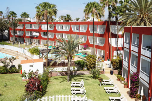 Apartamentos Ecuador | Hotel moderno con ubicación central en Canarias. Baratas y amplias. Piscina sol y playas azules.