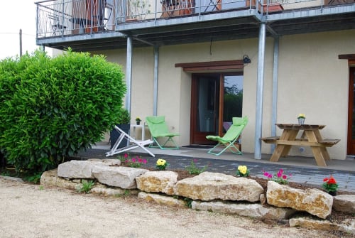 Location gîte PMR avec terrasse dans le rhône proche de lyon