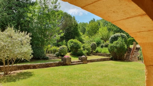 Outdoor landscape of Domaine du Cardou