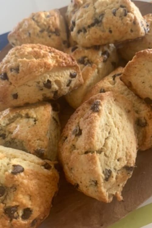 Des scones aux pépites de chocolat.