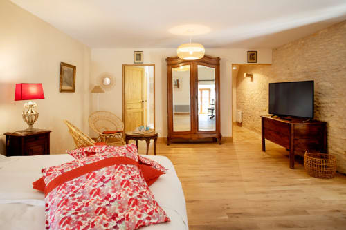 Berthe's Room  - L'Hôte Antique - Spacious Bed and Breakfast - Pichanges - Burgundy