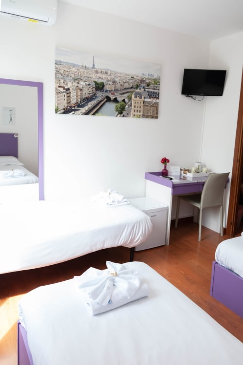 B&B I Salici | camera matrimoniale, accessibile ai disabili, con balcone, colazione inclusa, servizio vigilanza, catering a domicilio, ristoranti convenzionati, servizi infermieristici.
