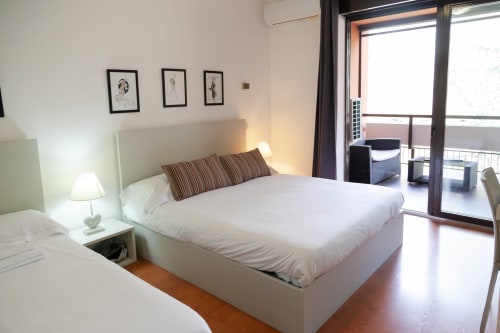 B&B I Salici | camera matrimoniale, accessibile ai disabili, con balcone, colazione inclusa, servizio vigilanza, catering a domicilio, ristoranti convenzionati, servizi infermieristici.
