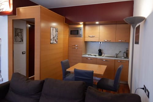 B&B I Salici | camera matrimoniale, accessibile ai disabili, con balcone, colazione inclusa, servizio vigilanza, catering a domicilio, ristoranti convenzionati, servizi infermieristici.