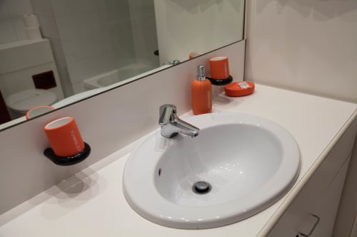 B&B I Salici | camera matrimoniale, accessibile ai disabili, con balcone, colazione inclusa, servizio vigilanza, catering a domicilio, ristoranti convenzionati, servizi infermieristici.