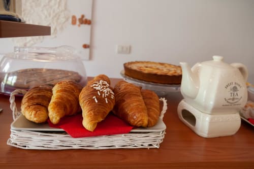 B&B I Salici | camere a Milano 3, camere a Rozzano, camere a Basiglio, camere vicino ospedale Humanitas, B&B vicino ospedale Humanitas, B&B vicino Forum Assago, B&B vicino Banca Mediolanum, servizio transfer aeroporto, navetta ospedale, sconti ristoranti e pizzerie.