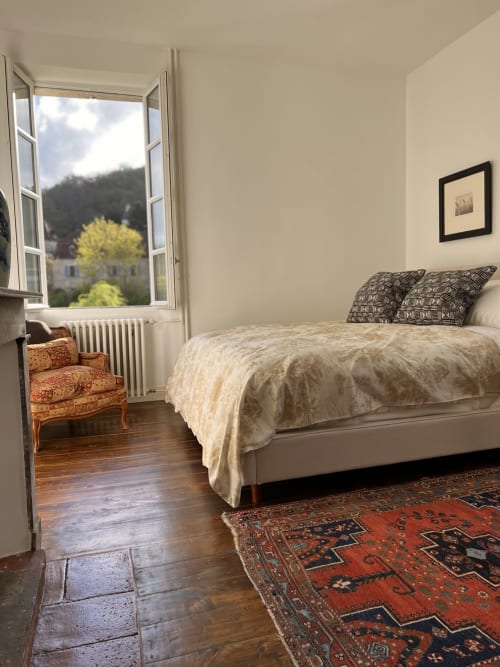 Noubar - Chambre d'hôtes lit King vue jardin - Cénevières - Lot