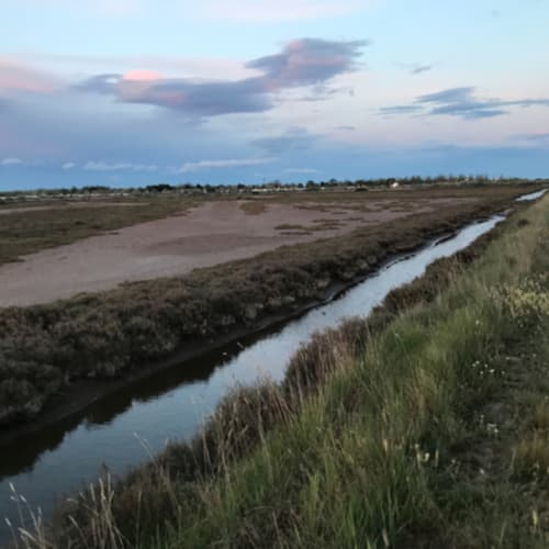 le bagnas proche villa maylou baan marseillan plage 