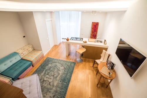 Carlo III | Corte Capomazza Apartments Naples, 4 people, double bed, living room, kitchen, private bath, shower, jacuzzi, whirlpool, tub, 2 floors