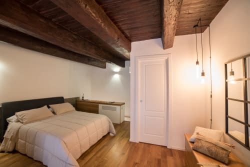 Carlo III | Corte Capomazza Apartments Naples, 4 people, double bed, living room, kitchen, private bath, shower, jacuzzi, whirlpool, tub, 2 floors