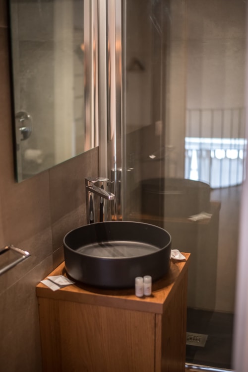 Carlo III | Corte Capomazza Apartments Naples, 4 people, double bed, living room, kitchen, private bath, shower, jacuzzi, whirlpool, tub, 2 floors