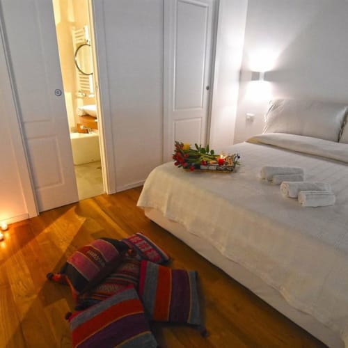 Eleonora | Corte Capomazza Apartments Naples, 3 people, double bed, single bed, living room, kitchen, private bathroom, shower, 2 floors, triple, whirlpool shower