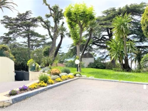le jardin commun à tous les propriétaires au Saint Georges à Cannes