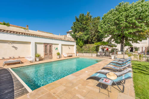 Piscine jardin soleil hôtel la suite Villeneuve les avignon Provence