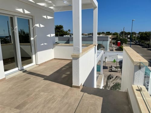 Elite Apartment Pool 03 Primo Piano | Elite Luxury Residence Case Vacanza Torre Suda, Puglia, Gallipoli, Salento, piscina, vacanze, mare, Maldive del Salento, letto matrimoniale, letti singoli, cucina, bagno privato