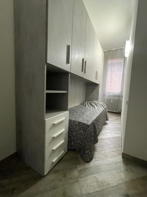 Appartamento a Rovigo - Locazioni Breve Periodo | monolocale famigliare, con letto matrimoniale, letto singolo, divano letto, TV, wifi, cucina attrezzata, bagno privato.