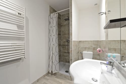 Appartement le 102 - Location studio avec douche - Carcassonne
