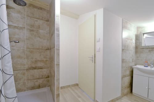 Appartement le 102 - Location 4 personnes avec douche - Carcassonne