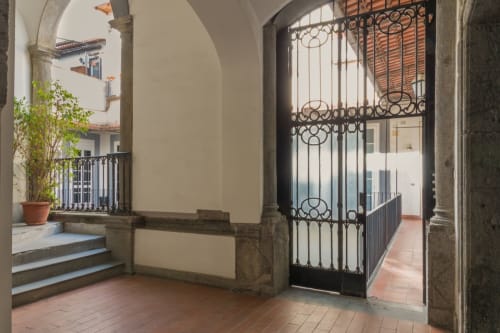 Corte Capomazza | Appartamenti Napoli, Campania, jacuzzi, Spaccanapoli, Cristo Velato, Piazza Plebiscito, Piazza San Domenico, San Gregorio Armeno, presepi, Università Orientale, Napoli Sotterranea, Piazza del Gesù, edificio d'epoca