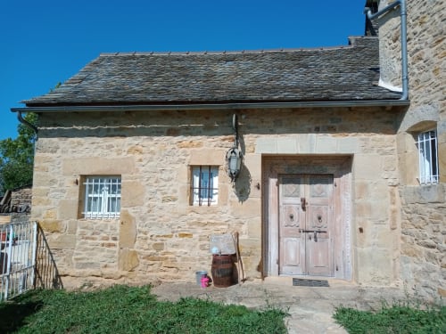Facade Gîte les Boraldes - La Source Gilhodes - Location de vacances proche d'Aubrac