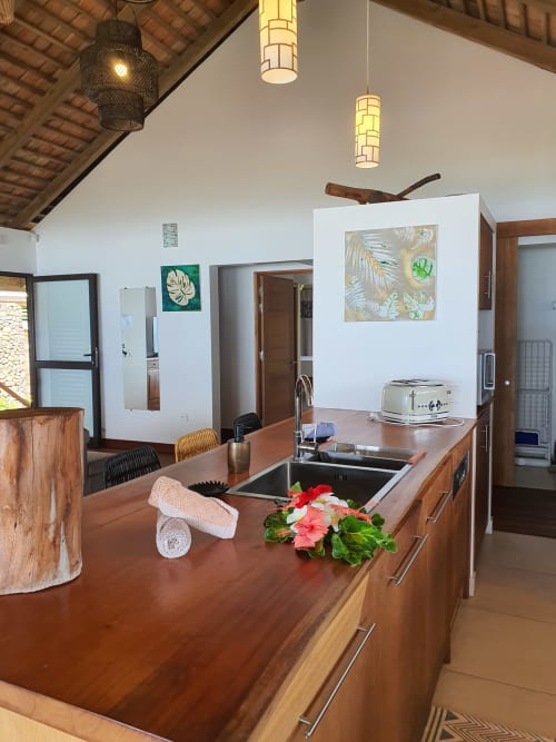 kitchen lounge moorea lodge, Tahiti