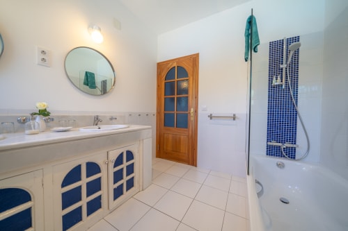 Duplex - Charming bed and breakfast with pool in Pau, Catalonia