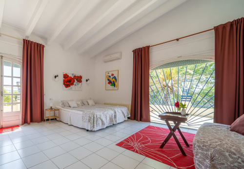 Double room - Charming bed and breakfast with pool in Pau, Catalonia