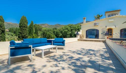 Terraza - Paó Blau - Encantadora pensión rural con piscina en Pau, Cataluña