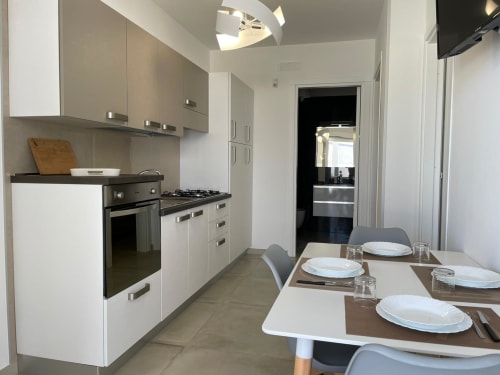 Elite Apartment Pool 02 | Elite Luxury Residence Case Vacanza Torre Suda, Puglia, Gallipoli, Salento, piscina, vacanze, mare, Maldive del Salento, letto matrimoniale, letti singoli, cucina, bagno privato