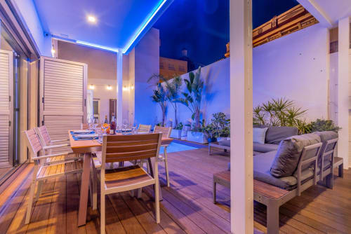 Valencia luxury Villa - terraza noche con piscina en Valencia, España