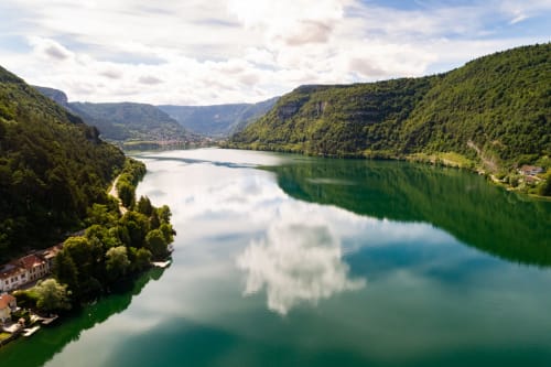 le lac de Nantua, un lac aux multiples couleurs