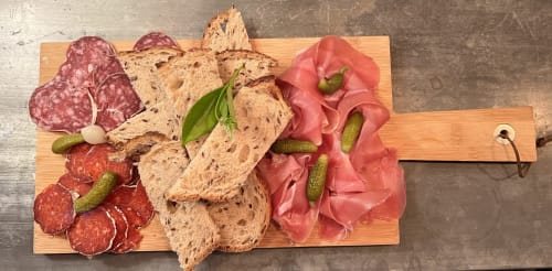hotel la suite villeneuve les avignon 4 étoiles centre historique planche charcuterie