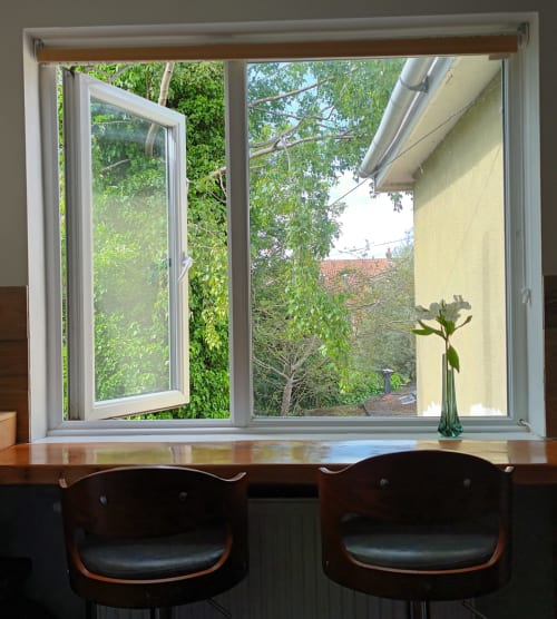 Haydn House - Guest room - Glastonbury - Silver Birch Ensuite - garden view