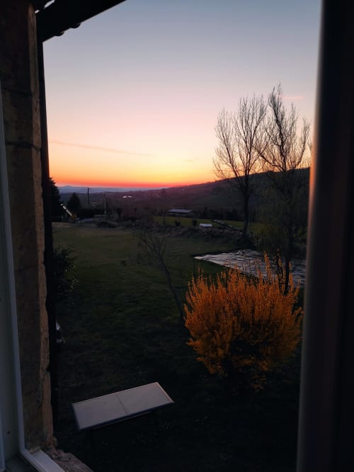 Vue sur le coucher de soleil - Chambre Le Soleil Couchant - Hébergements sur le chemin de St Jacques de Compostelle - Aubrac et Vallée du Lot
