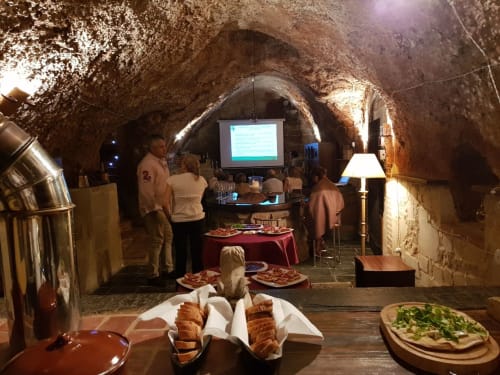 Vinarius Guardería de vinos - Castellanos de Villiquera, Salamanca