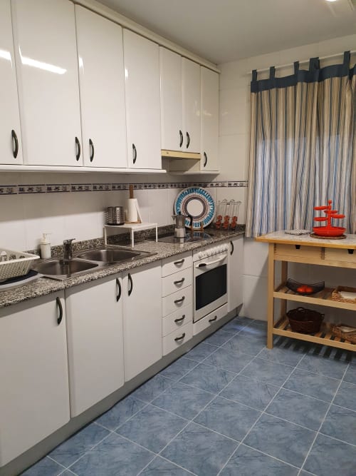 Habitaciones de gran calidad con vistas, el alojamiento ideal para grupos de amigos, parejas y familias. Le esperan la calidez y la relajación, así como unas vacaciones en un lugar rodeado por la historia y las actividades naturales.