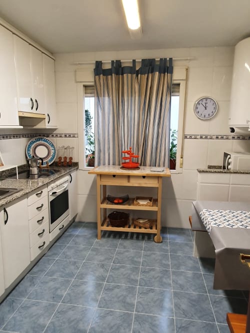 Habitaciones de gran calidad con vistas, el alojamiento ideal para grupos de amigos, parejas y familias. Le esperan la calidez y la relajación, así como unas vacaciones en un lugar rodeado por la historia y las actividades naturales.