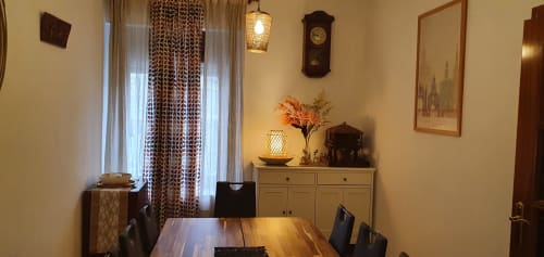 Habitaciones de gran calidad con vistas, el alojamiento ideal para grupos de amigos, parejas y familias. Le esperan la calidez y la relajación, así como unas vacaciones en un lugar rodeado por la historia y las actividades naturales.