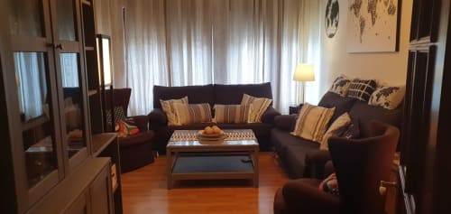 Campanuca |Habitaciones de gran calidad con vistas, el alojamiento ideal para grupos de amigos, parejas y familias. Le esperan la calidez y la relajación, así como unas vacaciones en un lugar rodeado por la historia y las actividades naturales.