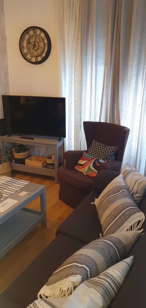 Campanuca |Habitaciones de gran calidad con vistas, el alojamiento ideal para grupos de amigos, parejas y familias. Le esperan la calidez y la relajación, así como unas vacaciones en un lugar rodeado por la historia y las actividades naturales.