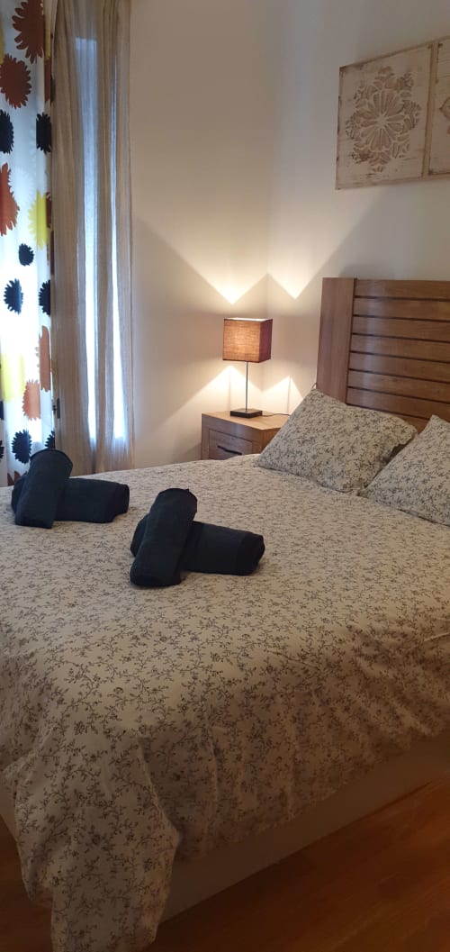 Campanuca |Habitaciones de gran calidad con vistas, el alojamiento ideal para grupos de amigos, parejas y familias. Le esperan la calidez y la relajación, así como unas vacaciones en un lugar rodeado por la historia y las actividades naturales.
