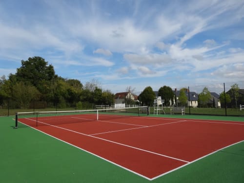 Domaine de Bel Etre - gite Indre - location gîtes équipés - jardin terrasse et piscine intérieure - terrain de tennis  