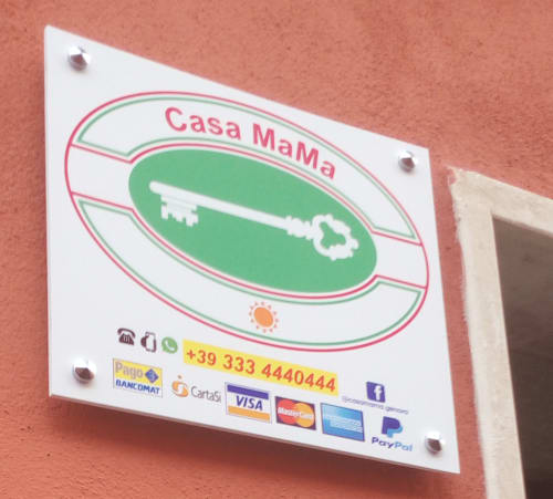 Casa MaMa Guesthouse | Affittacamere a Genova Apart-Hotel con camere: singola, doppia e tripla, wifi, tv, aria condizionata, scrivania, con salotto e In zona ristoro. zona aeroporto, industriale di Genova.
