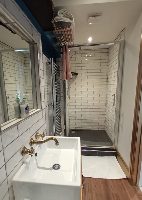 Haydn House - Glastonbury - Guestroom - big bathroom